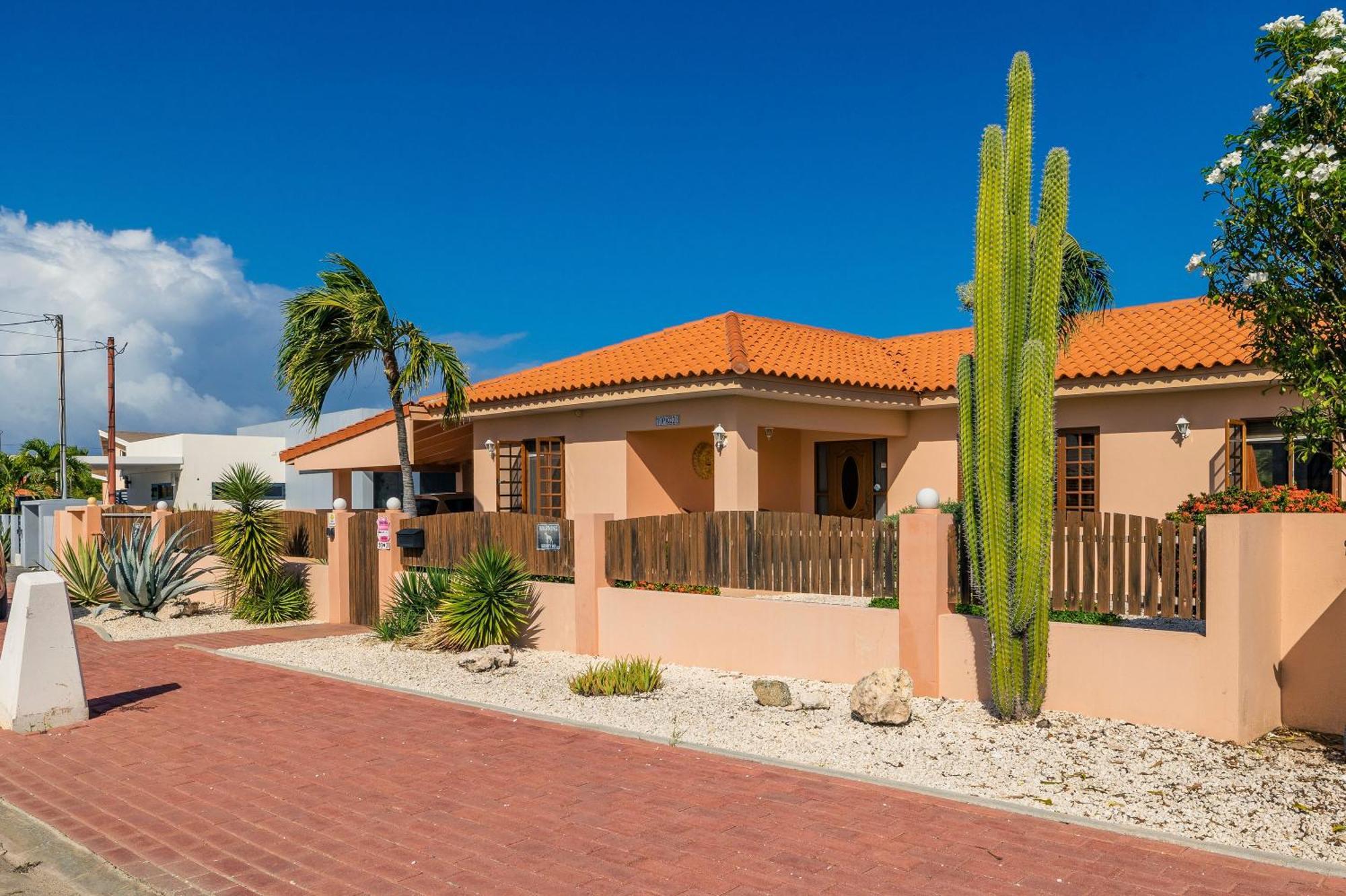 Sunrise Villa Is Gorgeous For Daily Views Of Sunrises And Sunsets Palm Beach Exterior photo